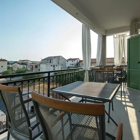 Gambera Apartamento Pirovac